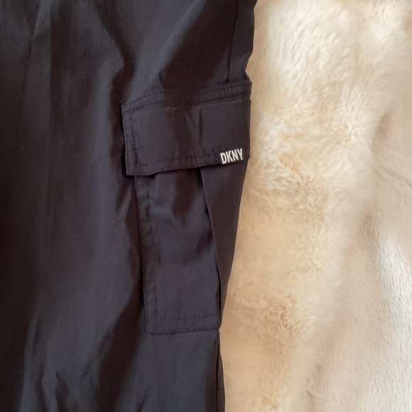 DKNY•Black Cargo Pocket Drawstring Pants•L - Picture 4 of 13